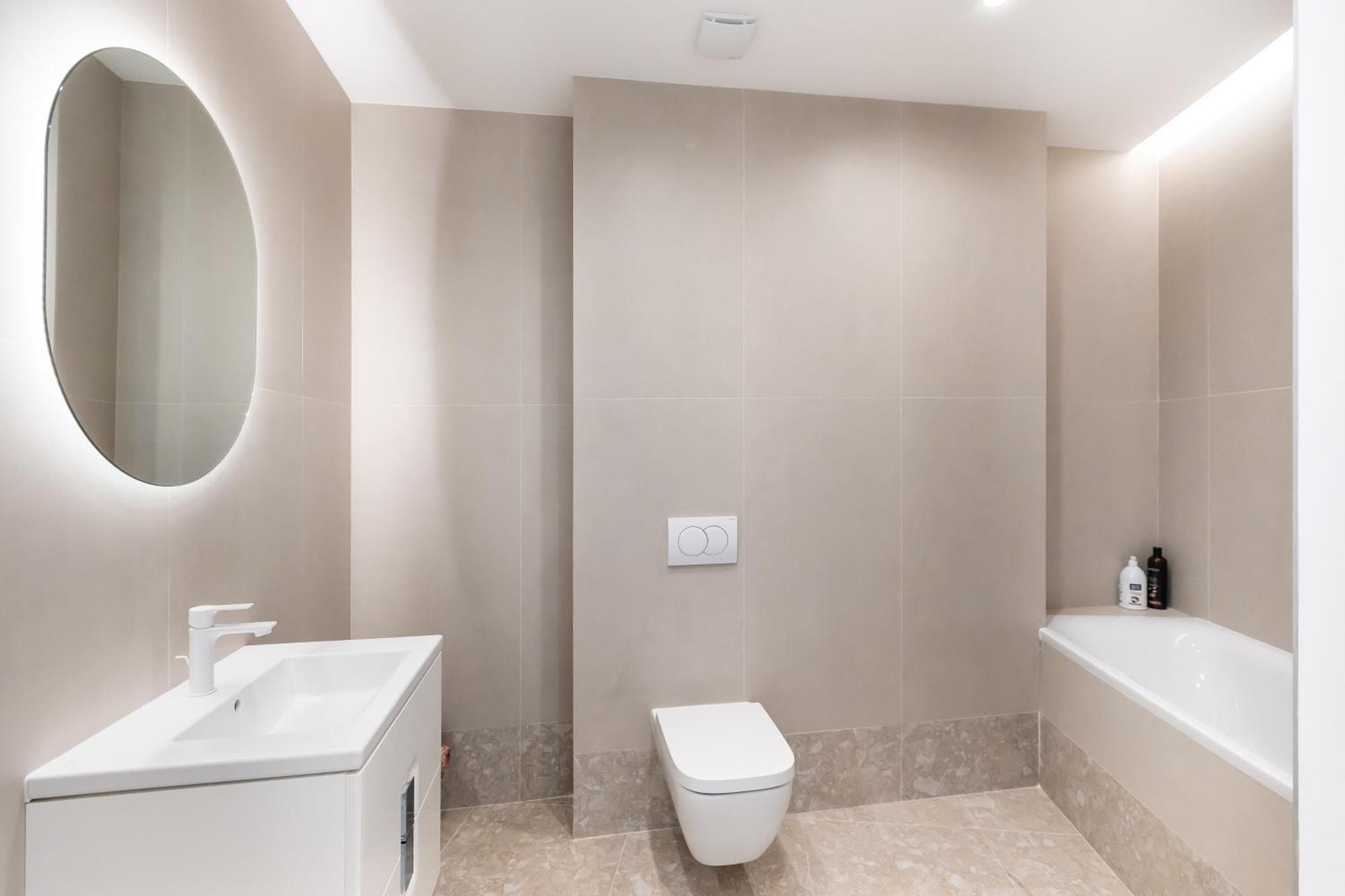 Roots One - Lakeview Escape With Balcony & Parking Bukarest Eksteriør billede