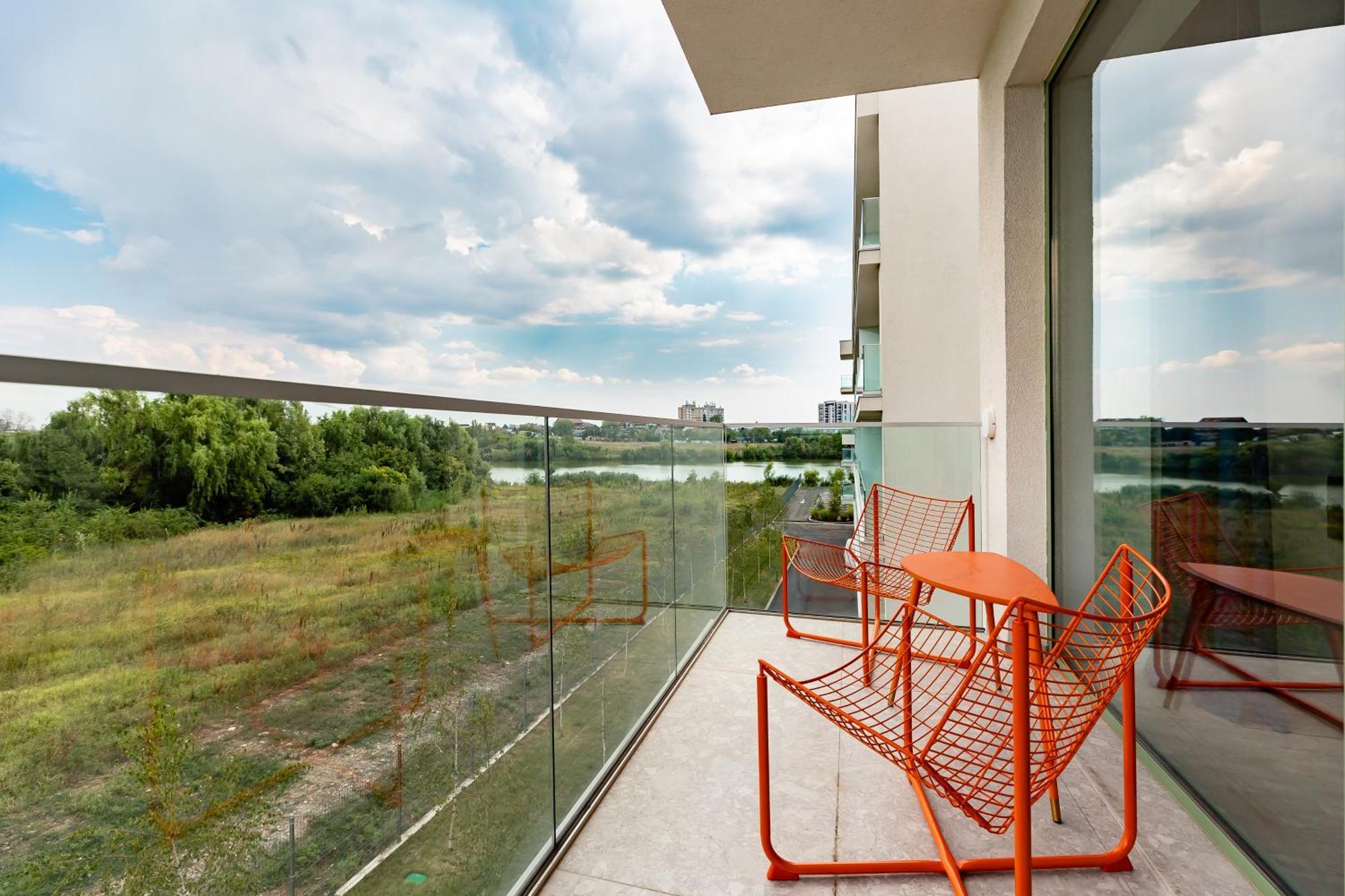 Roots One - Lakeview Escape With Balcony & Parking Bukarest Eksteriør billede