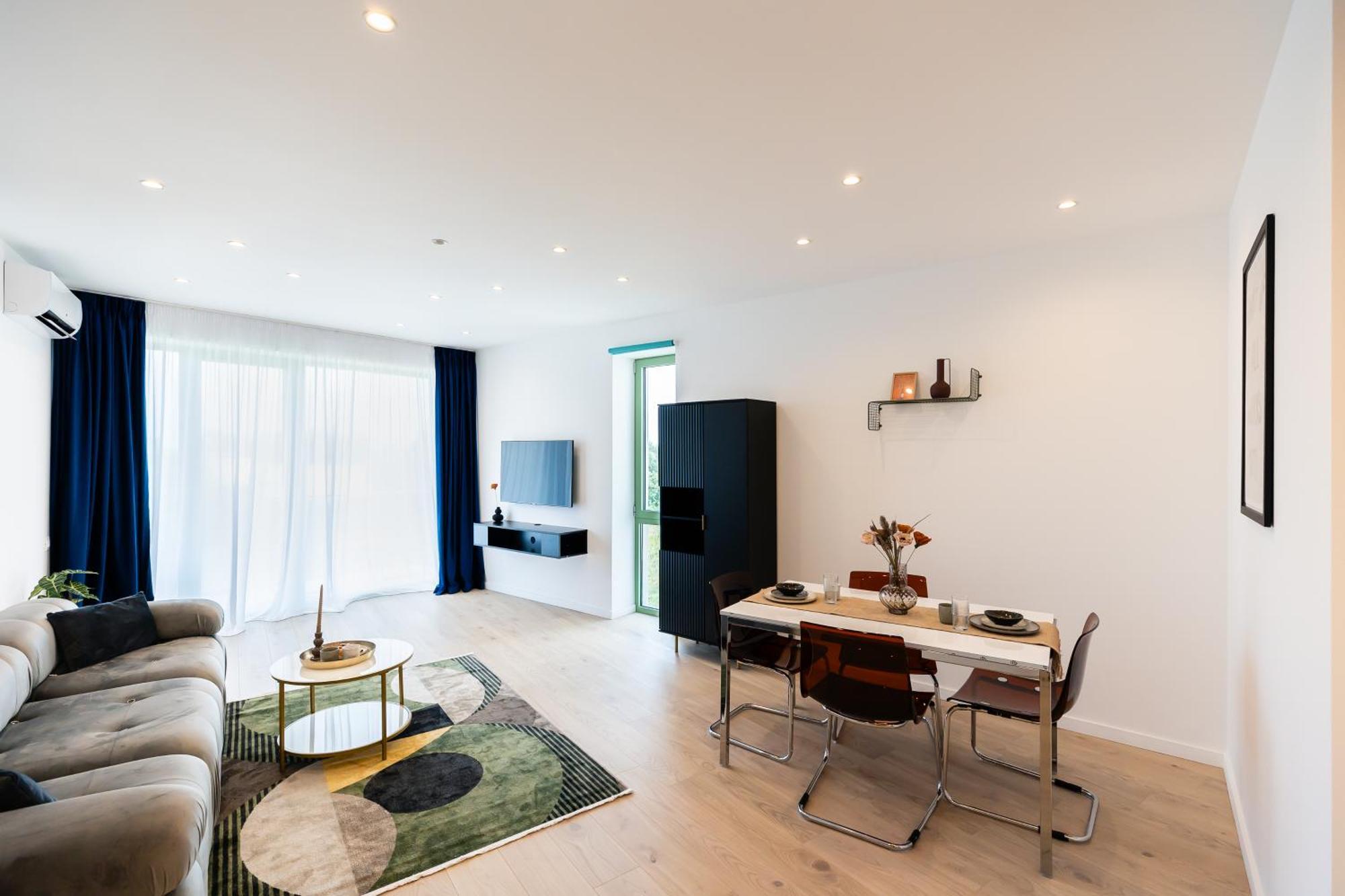 Roots One - Lakeview Escape With Balcony & Parking Bukarest Eksteriør billede