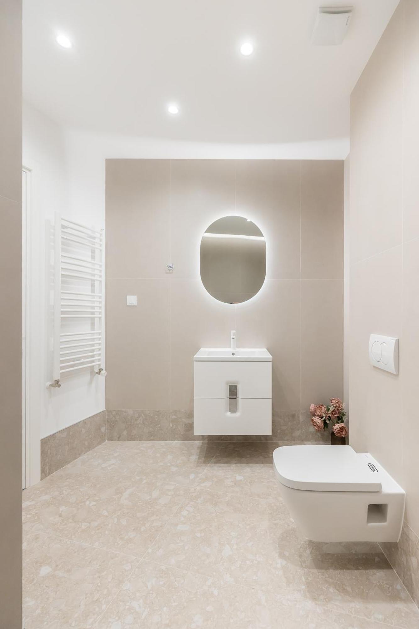 Roots One - Lakeview Escape With Balcony & Parking Bukarest Eksteriør billede