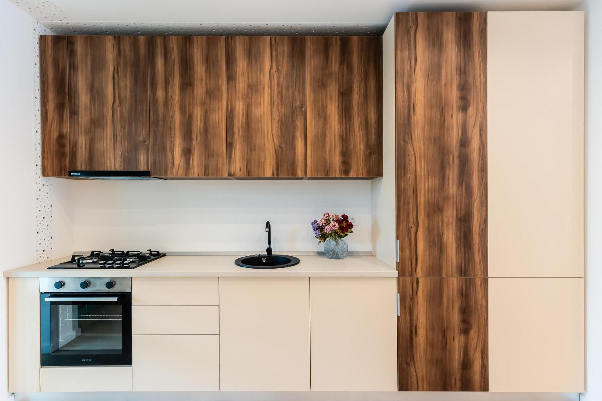 Roots One - Lakeview Escape With Balcony & Parking Bukarest Eksteriør billede